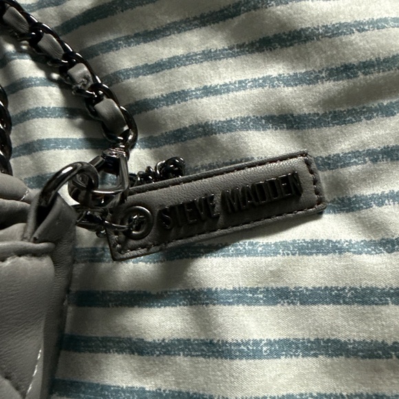 Steve Madden Gray Quilted Chain Satchel Top Handle Bag Women’s Purse - Picture 3 of 4